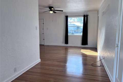 House in Saint Petersburg, Florida 4 bedrooms, 179.77 sq.m. № 2098737 - photo 21