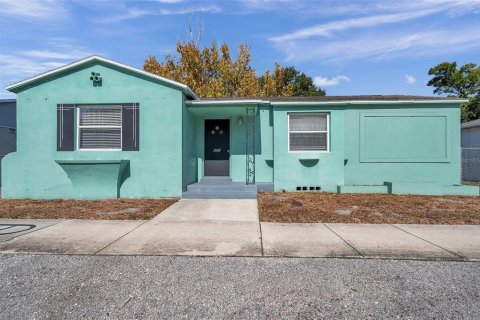 House in Saint Petersburg, Florida 4 bedrooms, 179.77 sq.m. № 2098737 - photo 6