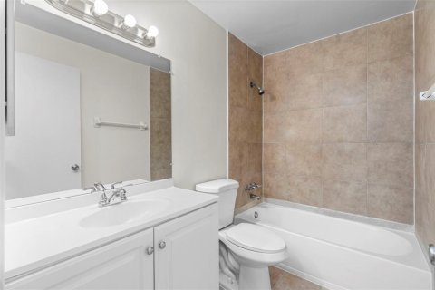 Condo in Tampa, Florida, 2 bedrooms  № 1746341 - photo 8
