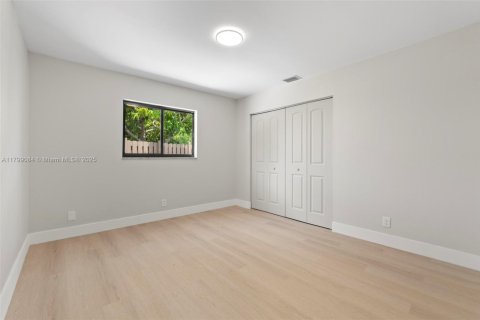 House in Coral Springs, Florida 4 bedrooms, 170.57 sq.m. № 1728090 - photo 24