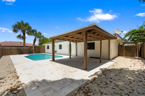 House in Coral Springs, Florida 4 bedrooms, 170.57 sq.m. № 1728090 - photo 28