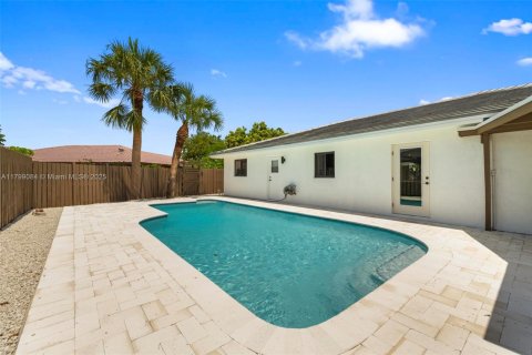 House in Coral Springs, Florida 4 bedrooms, 170.57 sq.m. № 1728090 - photo 27