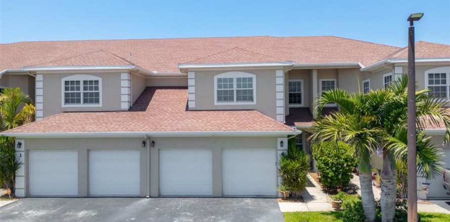 Condominio en Cape Canaveral, Florida, 3 dormitorios  № 1852765