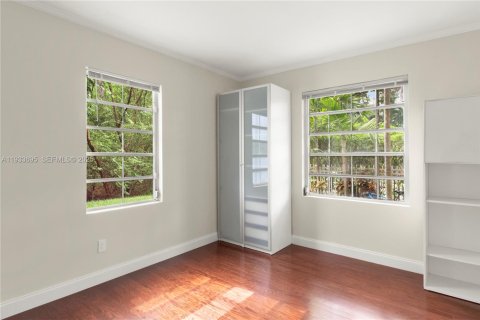 Condominio en venta en Miami Beach, Florida, 2 dormitorios, 78.6 m2 № 2077159 - foto 5