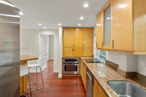 Condominio en venta en Miami Beach, Florida, 2 dormitorios, 78.6 m2 № 2077159 - foto 8