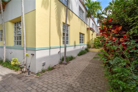 Condominio en venta en Miami Beach, Florida, 2 dormitorios, 78.6 m2 № 2077159 - foto 18