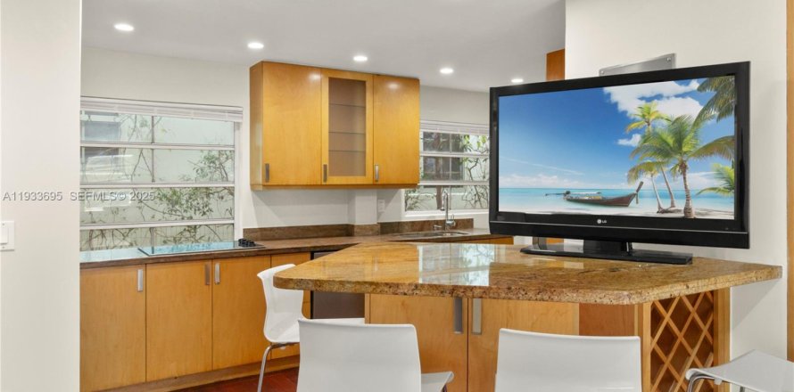 Condominio en Miami Beach, Florida, 2 dormitorios  № 2077159