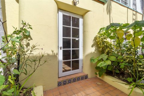 Condominio en venta en Miami Beach, Florida, 2 dormitorios, 78.6 m2 № 2077159 - foto 17