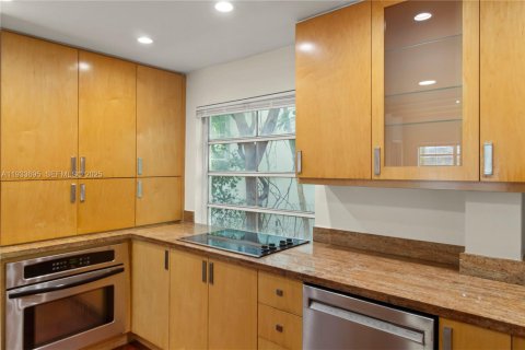 Condominio en venta en Miami Beach, Florida, 2 dormitorios, 78.6 m2 № 2077159 - foto 7