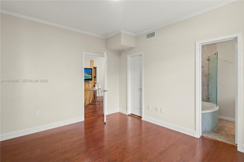 Condominio en venta en Miami Beach, Florida, 2 dormitorios, 78.6 m2 № 2077159 - foto 14