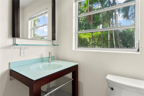 Condominio en venta en Miami Beach, Florida, 2 dormitorios, 78.6 m2 № 2077159 - foto 12