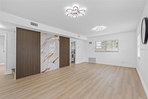 Купить виллу или дом в Брэндон, Флорида 8 комнат, 128.21м2, № 2283896 - фото 8
