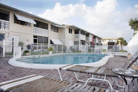 Condominio en alquiler en Pompano Beach, Florida, 2 dormitorios, 78.04 m2 № 2020567 - foto 24
