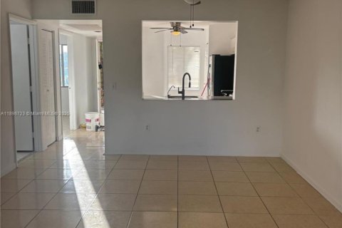 Copropriété à vendre à Pembroke Pines, Floride: 2 chambres, 85.47 m2 № 1950625 - photo 21