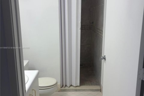 Copropriété à vendre à Pembroke Pines, Floride: 2 chambres, 85.47 m2 № 1950625 - photo 16