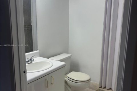 Copropriété à vendre à Pembroke Pines, Floride: 2 chambres, 85.47 m2 № 1950625 - photo 14