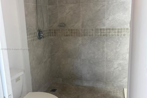 Copropriété à vendre à Pembroke Pines, Floride: 2 chambres, 85.47 m2 № 1950625 - photo 18