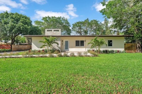 Casa en venta en Plantation, Florida, 4 dormitorios, 254.74 m2 № 2048786 - foto 1