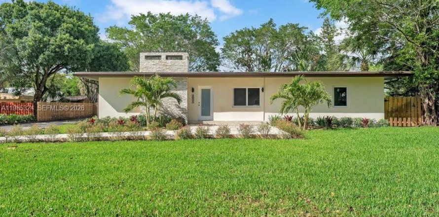 Casa en Plantation, Florida 4 dormitorios, 254.74 m2 № 2048786