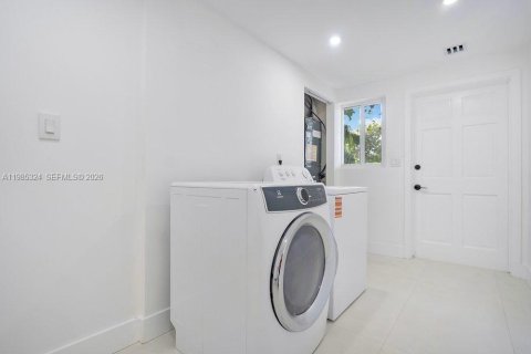 Casa en venta en Plantation, Florida, 4 dormitorios, 254.74 m2 № 2048786 - foto 23