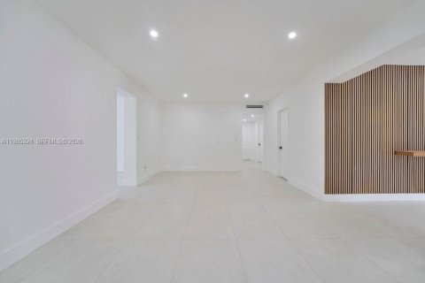 Casa en venta en Plantation, Florida, 4 dormitorios, 254.74 m2 № 2048786 - foto 11