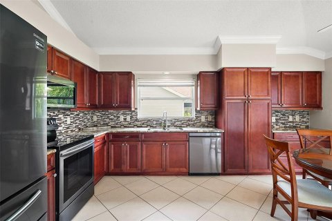 House in The Villages, Florida 3 bedrooms, 142.33 sq.m. № 1769368 - photo 7