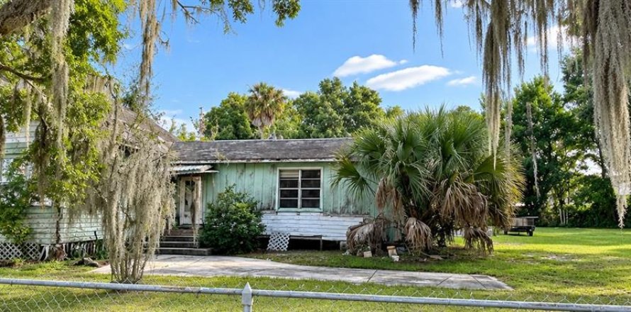 House in Lake Mary, Florida 2 bedrooms, 106 sq.m. № 2391323