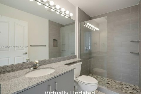 Купить виллу или дом в Тамарак, Флорида 2 спальни, 125.23м2, № 2071676 - фото 13