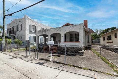 Propiedad comercial en venta en Miami, Florida, 180.69 m2 № 2069256 - foto 3
