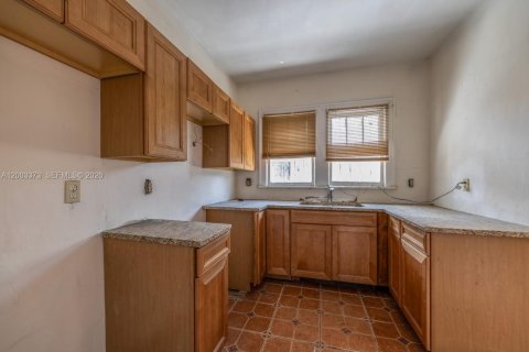 Propiedad comercial en venta en Miami, Florida, 180.69 m2 № 2069256 - foto 8
