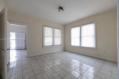 Propiedad comercial en venta en Miami, Florida, 180.69 m2 № 2069256 - foto 7