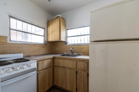 Propiedad comercial en venta en Miami, Florida, 180.69 m2 № 2069256 - foto 14