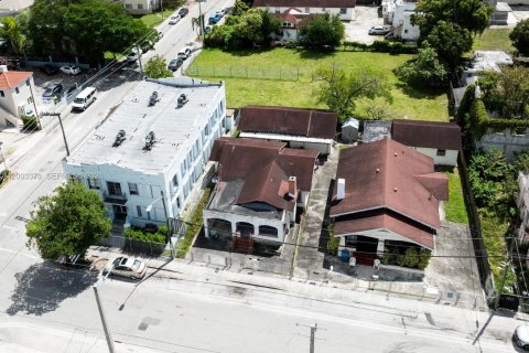 Propiedad comercial en venta en Miami, Florida, 180.69 m2 № 2069256 - foto 20