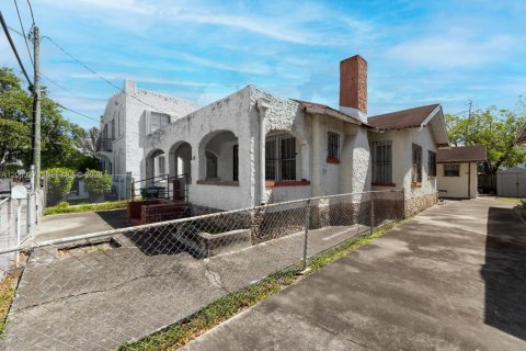 Propiedad comercial en venta en Miami, Florida, 180.69 m2 № 2069256 - foto 2