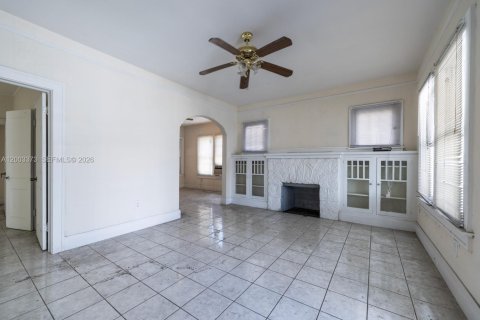 Propiedad comercial en venta en Miami, Florida, 180.69 m2 № 2069256 - foto 4