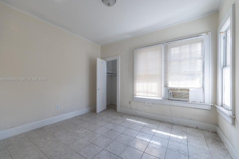 Propiedad comercial en venta en Miami, Florida, 180.69 m2 № 2069256 - foto 9