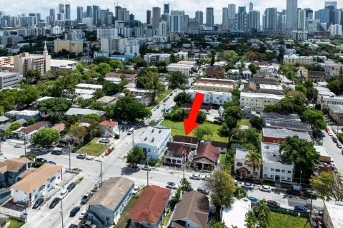 Propiedad comercial en venta en Miami, Florida, 180.69 m2 № 2069256 - foto 23
