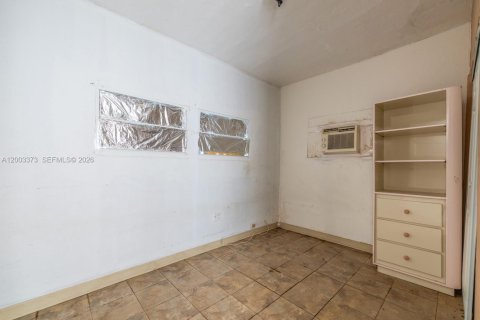 Propiedad comercial en venta en Miami, Florida, 180.69 m2 № 2069256 - foto 15