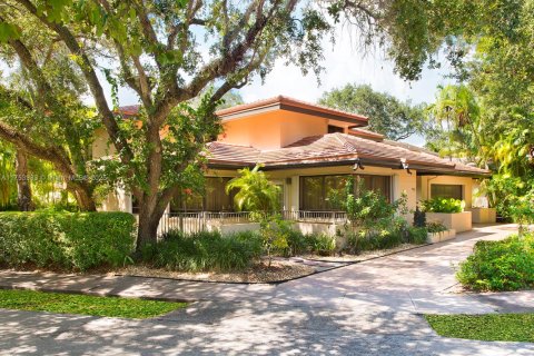 Casa en venta en Coral Gables, Florida, 4 dormitorios, 290.04 m2 № 1865747 - foto 1