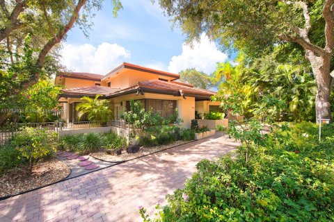 Casa en venta en Coral Gables, Florida, 4 dormitorios, 290.04 m2 № 1865747 - foto 2