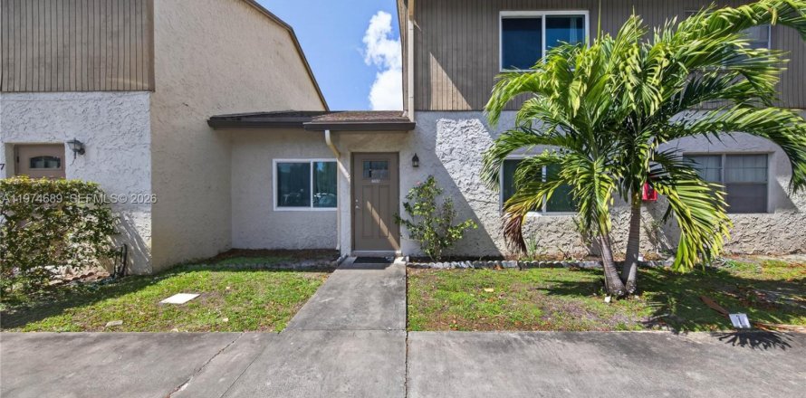 Condominio en Plantation, Florida, 3 dormitorios  № 2036268