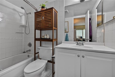 Condominio en venta en Plantation, Florida, 3 dormitorios, 150.87 m2 № 2036268 - foto 18