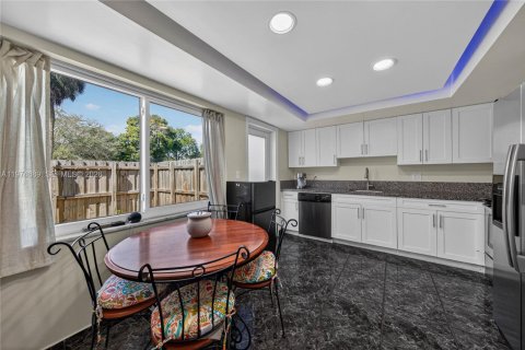 Condominio en venta en Plantation, Florida, 3 dormitorios, 150.87 m2 № 2036268 - foto 9