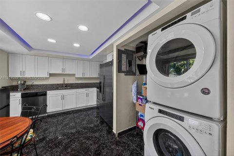 Condominio en venta en Plantation, Florida, 3 dormitorios, 150.87 m2 № 2036268 - foto 11