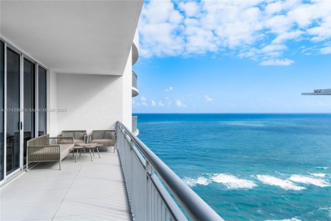 Condominio en Sunny Isles Beach, Florida, 3 dormitorios  № 1962451