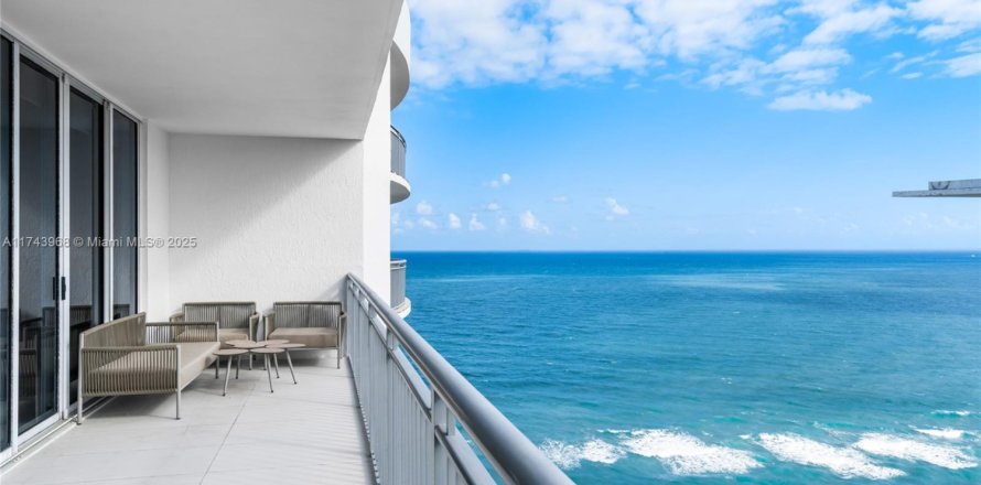 Condominio en Sunny Isles Beach, Florida, 3 dormitorios  № 1962451