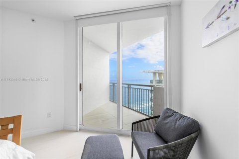 Condominio en venta en Sunny Isles Beach, Florida, 3 dormitorios, 157.93 m2 № 1962451 - foto 25