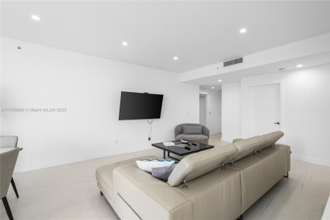 Condominio en venta en Sunny Isles Beach, Florida, 3 dormitorios, 157.93 m2 № 1962451 - foto 8
