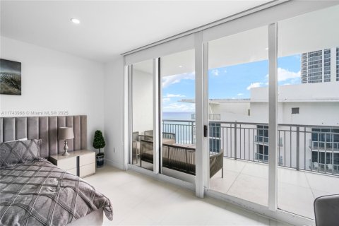 Condominio en venta en Sunny Isles Beach, Florida, 3 dormitorios, 157.93 m2 № 1962451 - foto 19