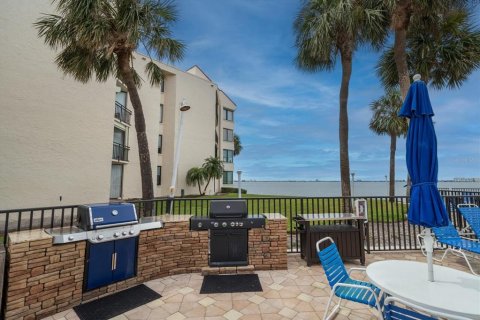 Condo in Saint Petersburg, Florida, 2 bedrooms  № 1914968 - photo 17